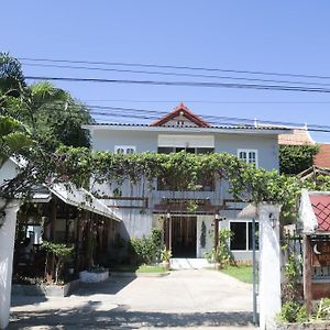 Moon'S House Luangprabang Hotel Exterior photo