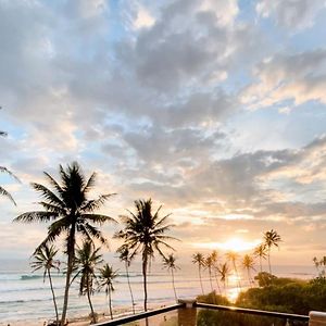 Funky Sol - Sunset Rooftop Bar, Hotel & Restaurant Weligama Exterior photo