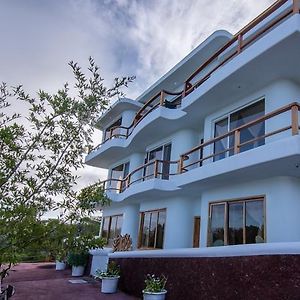 Blue Heron Galapagos Villa Puerto Ayora  Exterior photo