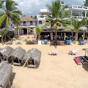 Royal Beach Hotel & Restaurant Hikkaduwa Exterior photo