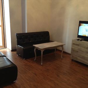 Sayat Nova Apartment Yerevan Room photo