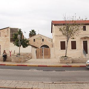 Al Yakhour Hostel Haifa Exterior photo