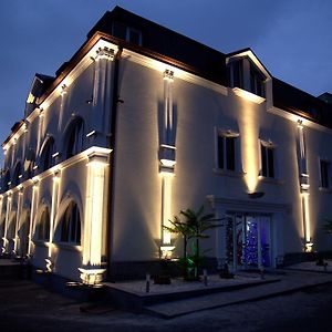 Palma Palace Hotel Erévan Exterior photo