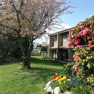 Fairway Motel & Apartments Wanaka Exterior photo