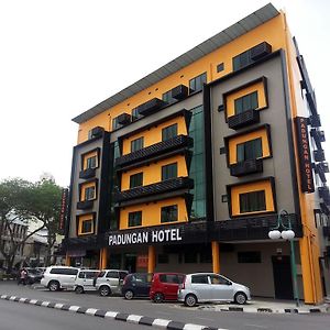 Padungan Hotel Kuching Exterior photo