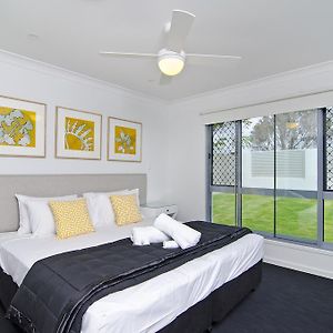 Sentosa On Tugun - Beachfront 5 Bedroom Gold Coast Room photo