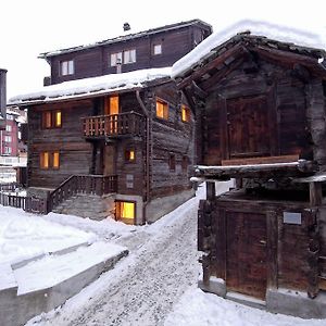 Chalet Ferienwohnung Hinterdorf Zermatt Exterior photo