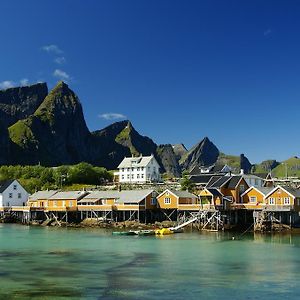 Sakrisøy Rorbuer Hotell Reine Exterior photo