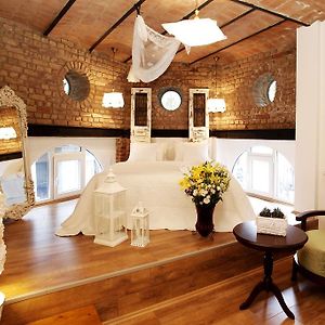 The White Swan Suites Beyoglu İstanbul Room photo