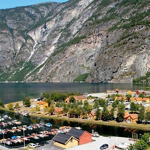 Laerdal Ferie- Og Fritidspark Lærdalsøyri Exterior photo