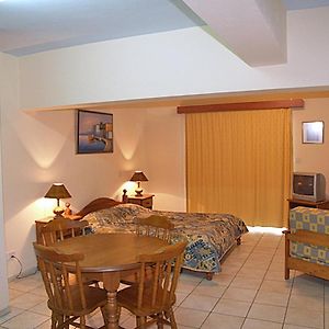 Palm Sea Beach Hotel Apartments Larnaca Room photo