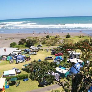 Opunake Beach Kiwi Holiday Park Exterior photo