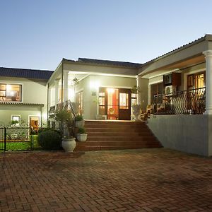 Sea Whisper Guest House & Self Catering Jeffreysbaai Exterior photo