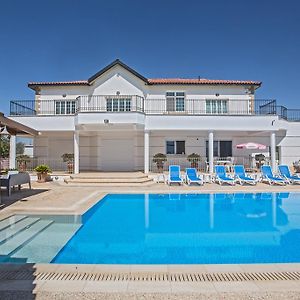 Papas Family Villa Paralimni Exterior photo