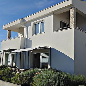 House Natali 70M From The Beach - Free Ev Top Up Rtina Exterior photo
