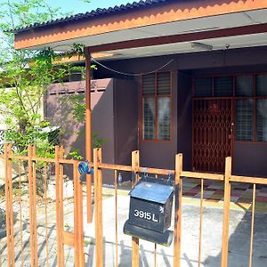 Homestay Kota Bharu, Telipot Exterior photo
