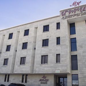 Mirage Hotel Erevan Exterior photo