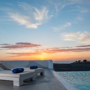 Azar Luxury Villas & Suites Imerovigli (Santorini) Exterior photo