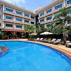 Angkor Holiday Hotel Ciudad de Siem Riep Exterior photo