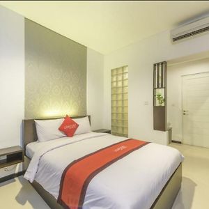 Lowcost Bed & Breakfast Bed & Breakfast Jimbaran  Exterior photo