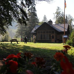 Villa Rivière Petit Saguenay Exterior photo