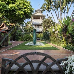 Chakrabongse Villas Bangkok Exterior photo