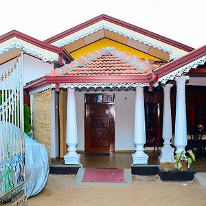 Lakshmi Family Villa Negombo Exterior photo