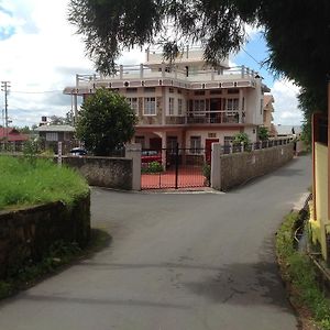Holly Lodge Guest House Shillong Exterior photo