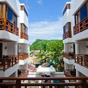 Giulius Boracay Italian Resort Balabag (Boracay) Exterior photo