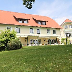 Hôtel Landhaus Strussnighof à Pörtschach am Wörthersee Exterior photo