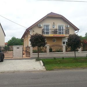 Marinica Apartman Villa Hajduszoboszlo Exterior photo