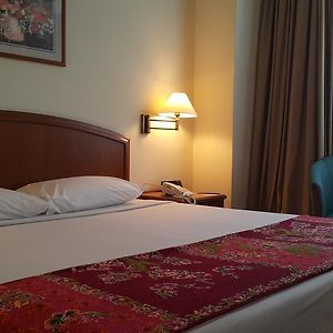 Mandarin Court Hotel Kuala Lumpur Room photo