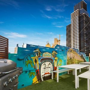 Mad Monkey Melbourne Hostel Exterior photo