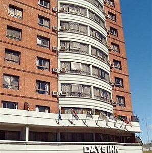 Days Inn By Wyndham Montevideo Montevideu Exterior photo