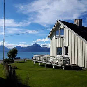 Villa Lyngen Arctic View à Olderdalen Exterior photo