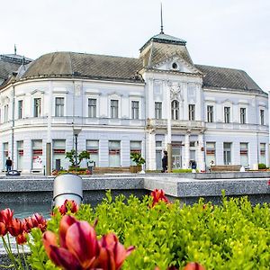 Korona Hotel Nyíregyháza Exterior photo