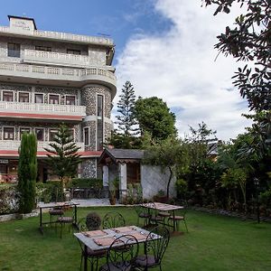 Hotel Peninsula Pokhara Exterior photo