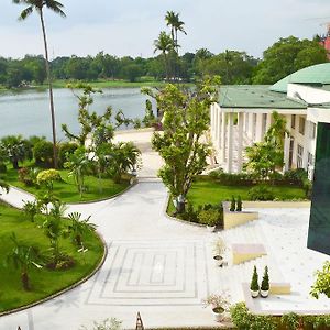 Inya Lake Hotel Yangon Exterior photo