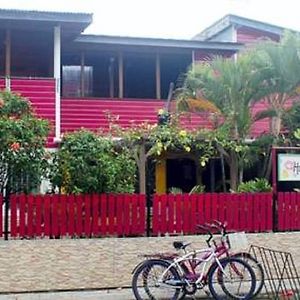 Hostal Hansi Bocas Town Exterior photo