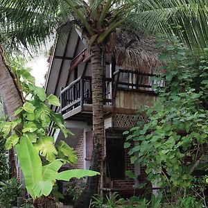 Panji Panji Tropical Wooden Home Pantai Cenang (Langkawi) Exterior photo