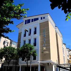 Senator Hotel Tirana Exterior photo