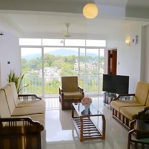 Villa Serene Kandy Exterior photo