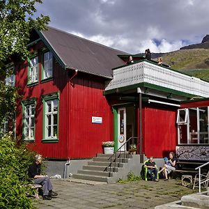 Hafaldan HI Hostel - Old Hospital Building Seyðisfjörður Exterior photo