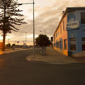 Beach Hotel Burnie Exterior photo