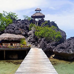 Sangat Island Dive Resort Coron Exterior photo