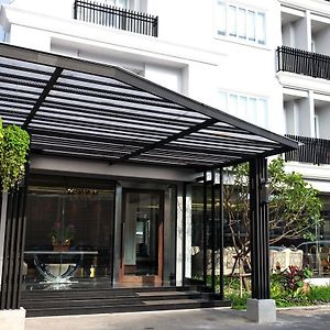 Methavalai Residence Hotel Bangkok Exterior photo
