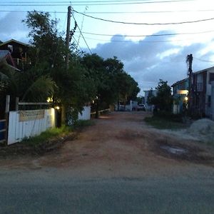 Placencia Hostel Exterior photo