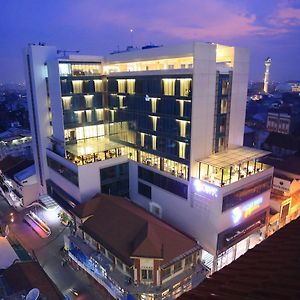 Pasar Baru Square Hotel Bandung Exterior photo