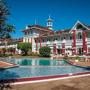 Hotel Des Thermes Antsirabe Exterior photo