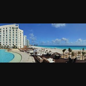 Hotel Sunset Royal Cancún Exterior photo